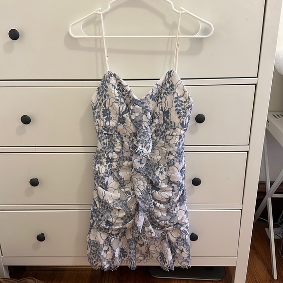 Storia Mini Lace Dress with Ruching - Picture 2 of 9